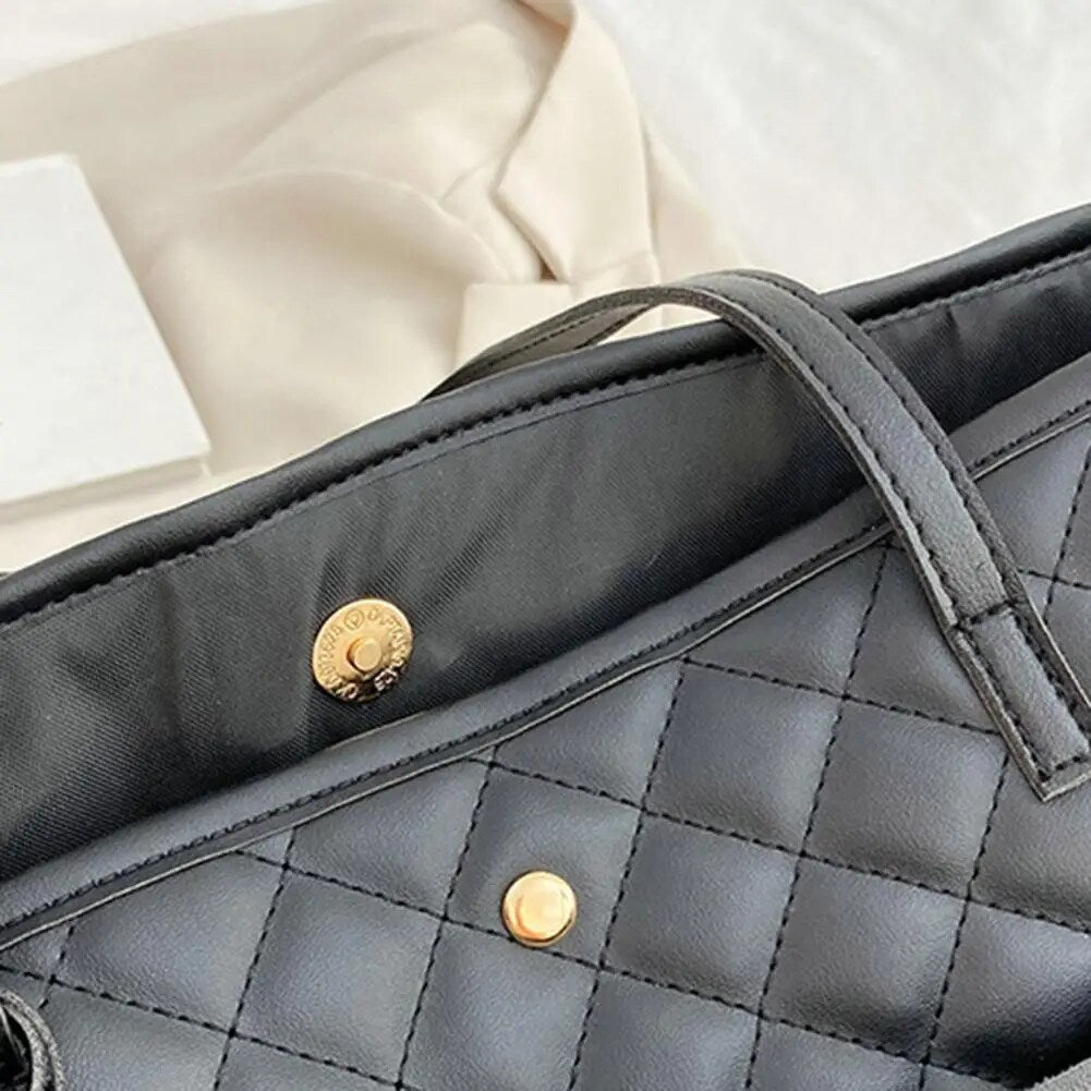 Women’s Large Quilted Tote Bag
